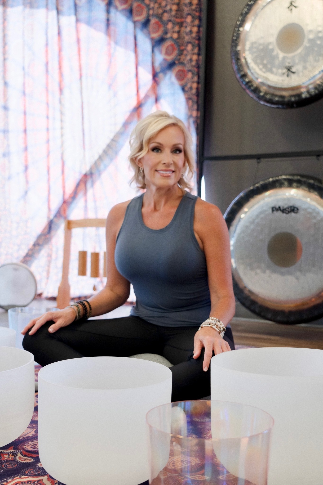 Cary with sound bowls